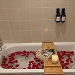 Apartmán Panoramic Views Elegant 2br, 2 Min To Metro *