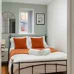 Elegant 4br Pets Ok Driveway Sleeps 9 *