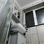 Spacious 4 Bed Maisonette Close To Salford Quays And With Smart Tvs And Netflix Perfect For Families And Contractors *