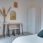 Daire Modern 4br Rooftop Townhouse - Hot Tub - Citycentre