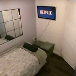 Apartmán Spacious 4 Bed Maisonette Close To Salford Quays And With Smart Tvs And Netflix Perfect For Families And Contractors