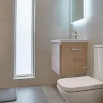 Modern 4br Rooftop Townhouse - Hot Tub - Citycentre Daire