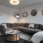 Apartment Stylish In Vibrant Salford, Manchester! *