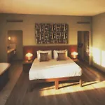 Hotel Mollie's