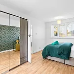 Nyaraló Comfy Bedroom Getaway *