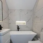 Modern 5-bed Ev Centre 10 Min * Manchester