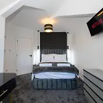 Ferienhaus Modern 5-bed Ev Centre 10 Min *