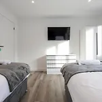 Ferienhaus Modern 5-bed Ev Centre 10 Min