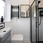 Modern 5-bed Ev Centre 10 Min