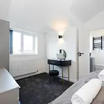 Modern 5-bed Ev Centre 10 Min Manchester