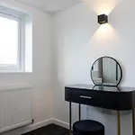 Modern 5-bed Ev Centre 10 Min *