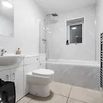 The Ideal Urban 4br - Coop - Etihad - Parking - Ev Manchester