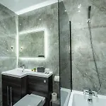 *superb Location* 18th Floor