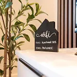 Apartment Modern 2 Bed, 2 Bath With Ensuite By Avalora Short Lets & Serviced Salford, Near Tram Manchester, Train Station, Parking *