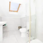 度假居 Spacious 4br In With Parking & Wi-fi