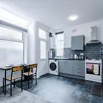 Large 4 Bed House Sleeps 8 By Host A *