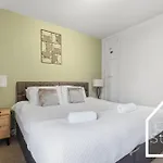 Spacious 3 Bed With Pac-man, Darts And 2 Parking Spaces