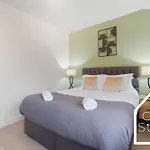 Nyaraló Spacious 3 Bed With Pac-man, Darts And 2 Parking Spaces *