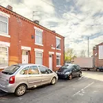 펜션 2 Bedroom House With Free Parking *