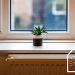 Spacious 3 Bed With Pac-man, Darts And 2 Parking Spaces