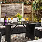 Forest View- Oasis Mural -didsbury Zen Sleeps 10 *