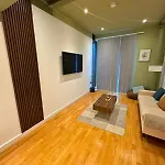 Spacious - Parking - Next To Ao Arena - Local Attraction & Transport Links Apartment *