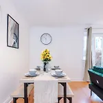 Stunning Salford Quays Parking & Wifi