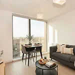 Modern 1 Bed With Views In * Manchester