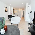 Contemporary 2 Bed