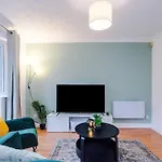 Stunning Salford Quays Parking & Wifi Apartmán *