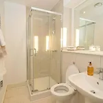 Modern 1 Bed With Views In *