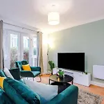 Stunning Salford Quays Parking & Wifi Apartmán *