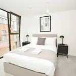 Lägenhet Modern 1 Bed Flat In W Balcony