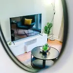 Stunning Salford Quays Parking & Wifi Apartmán *