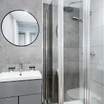 アパート Modern 3bed Flat In W Security マンチェスター