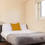 约翰·莱斯特&埃德·科尔曼公寓（校园住宿） 公寓