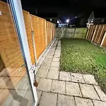 New Getaway House With 2 Free Parking *