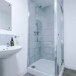 Large 2 Bedroom With Balcony By Host A Apartmán Manchester