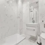 Apartamento Spacious - 8 Min To Centre - Pass The Keys *