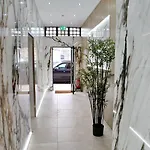 3 Bed Flat 8 Min Walk To Centre - Pass The Keys