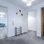 Large 2 Bedroom With Balcony By Host A Apartmán