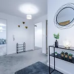 Apartmán Large 2 Bedroom With Balcony By Host A