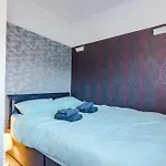 3br By Kammili With Free Parking & Fast Access Manchester