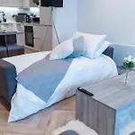 Luxury 2 Bed Apartment, With A Balcony & Canal View In Centre! * Manchester