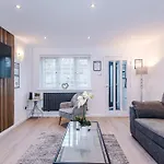 Дом отдыха Stylish 2br House For 4 In With Parking Манчестер