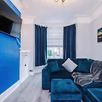 別荘 Ideal Group 3br House For 8 Parking マンチェスター