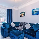 Ideal Group 3br House For 8 Parking 別荘 マンチェスター