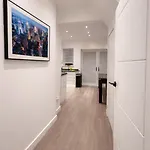 Boutique Mcr With Games Table, Sleeps 9