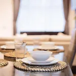 度假居 3 Bedroom House In Salford - Sleeps 6 Guests, Contractors, Groups, Families, Business, Leisure & Relocation Welcome, 15 Minutes From Centre, Fast Wi-fi, Smart Tv In Each Bedroom And Free Parking, Long & Short Welcome