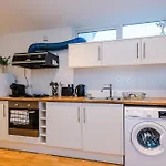 Spacious Escape On - Parking - Garden Manchester